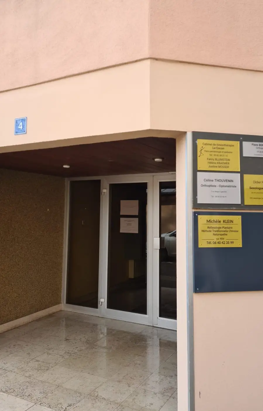 Entrée du cabinet